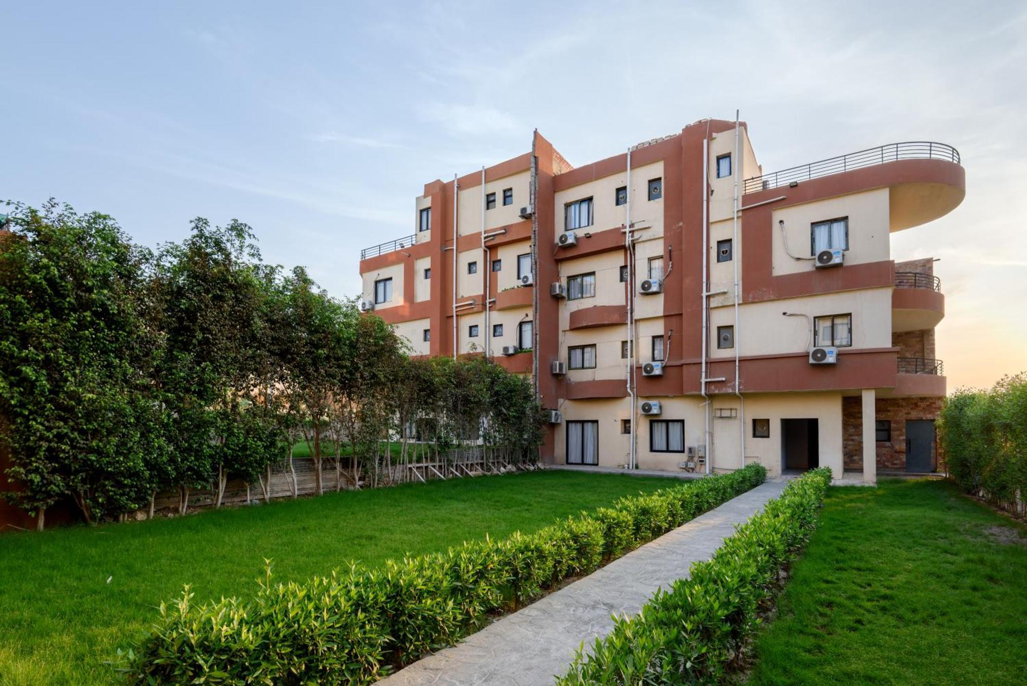 Travelholic Residence Golden Gates 카이로 외부 사진